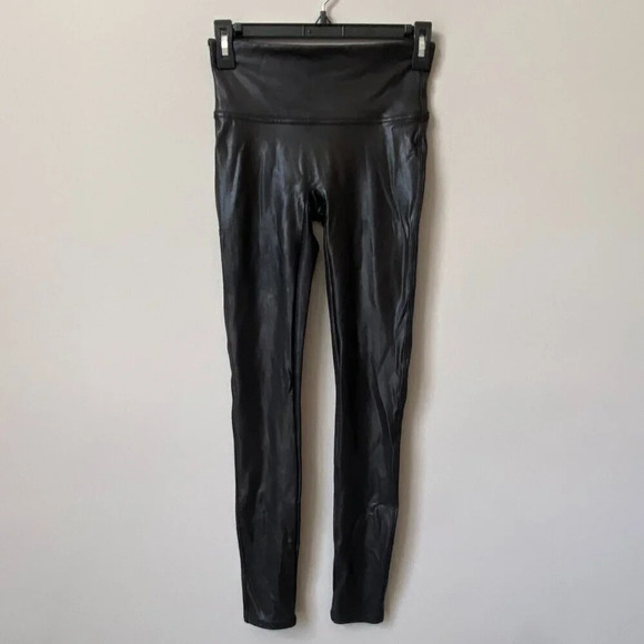 Spanx Faux Leather Leggings Black 2437 Stretch Pull On Shaping Women's Small S - Picture 4 of 16